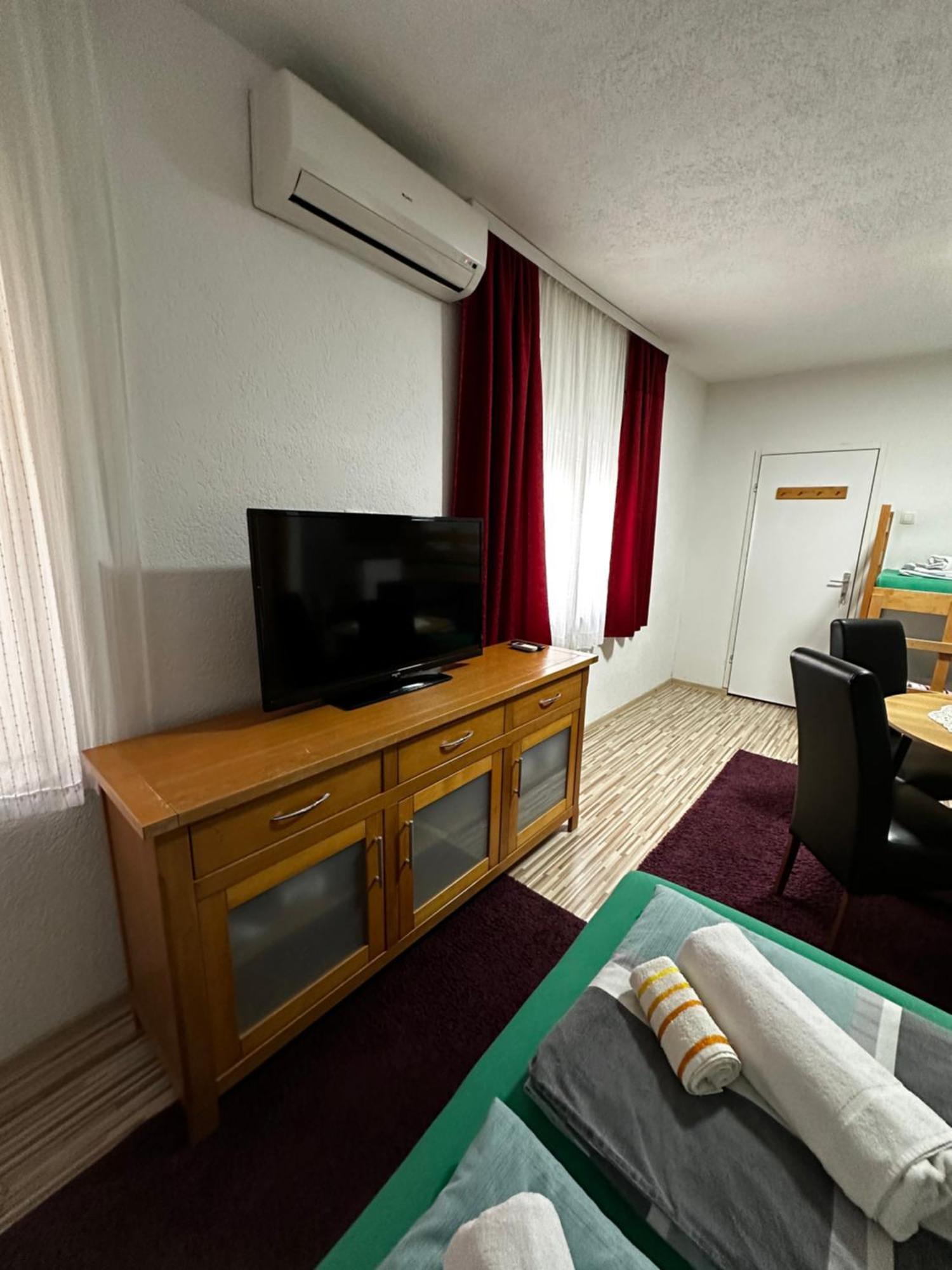 Guest House Nana Мостар Екстериор снимка