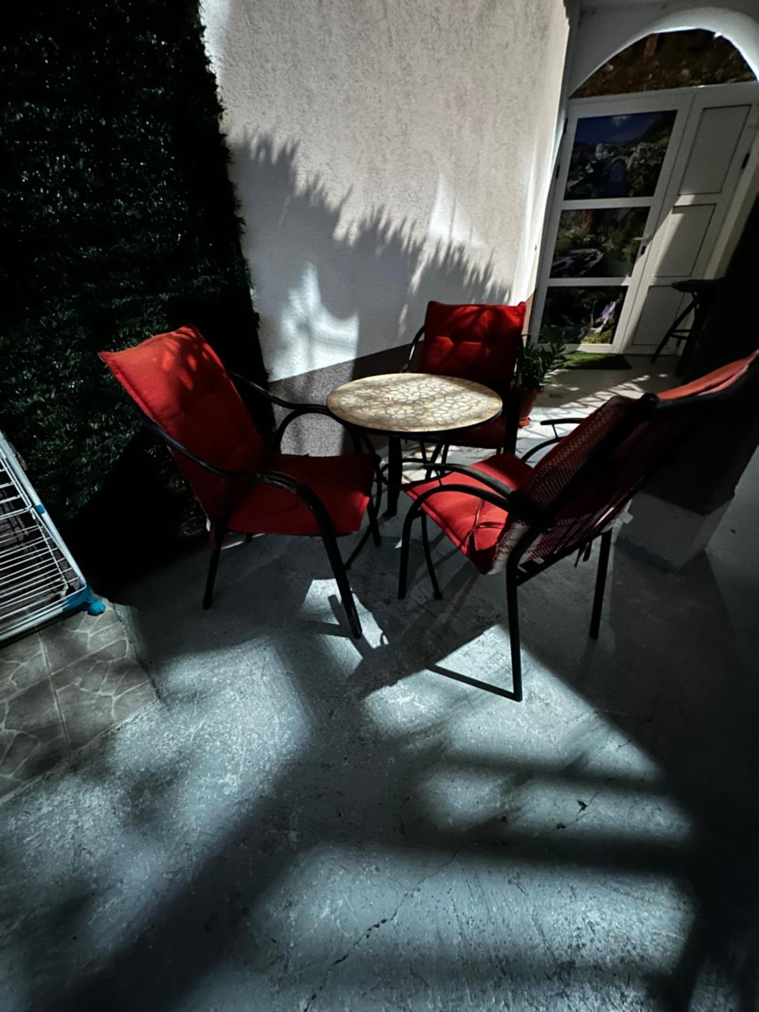 Guest House Nana Мостар Екстериор снимка