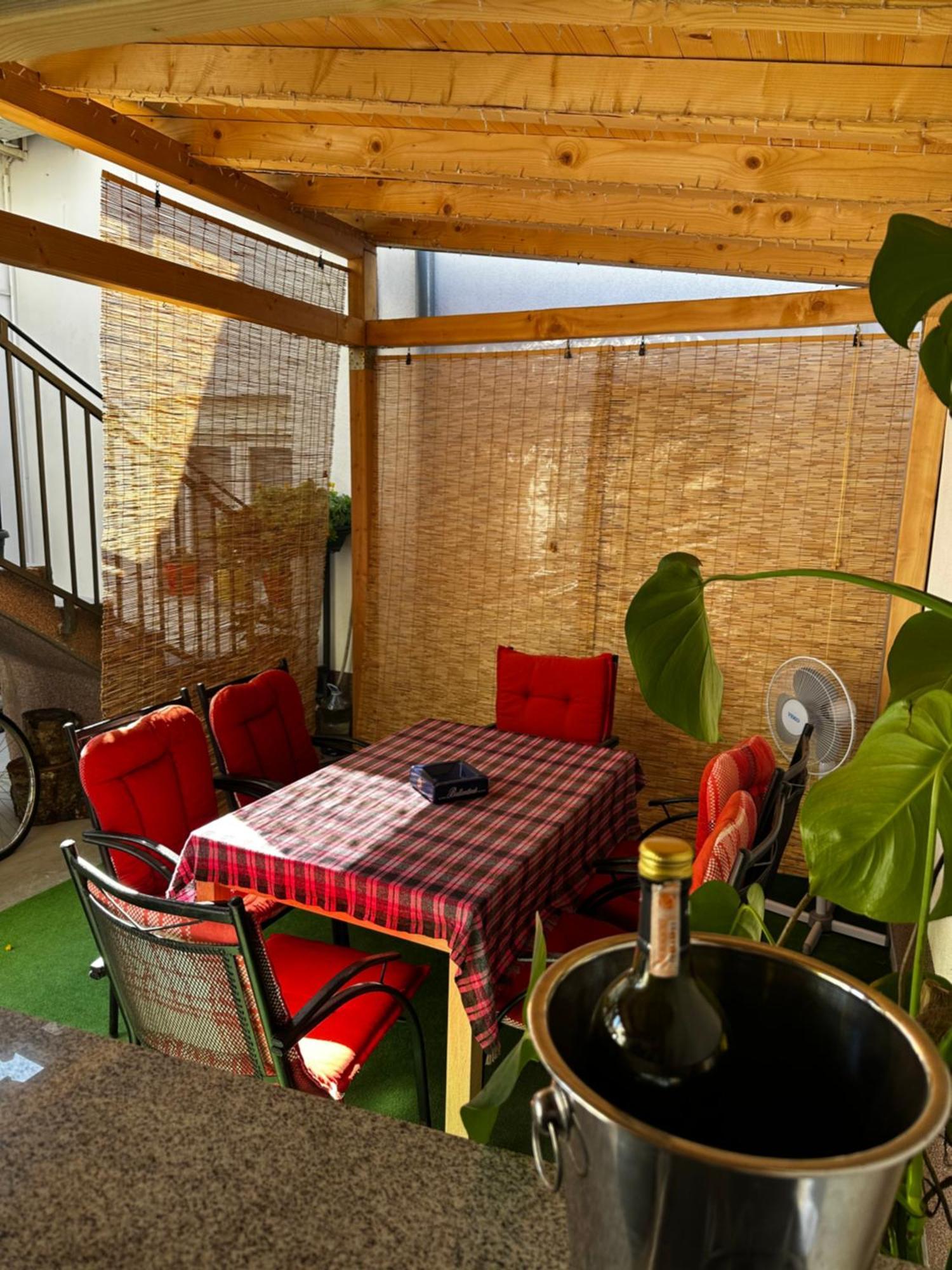 Guest House Nana Мостар Екстериор снимка