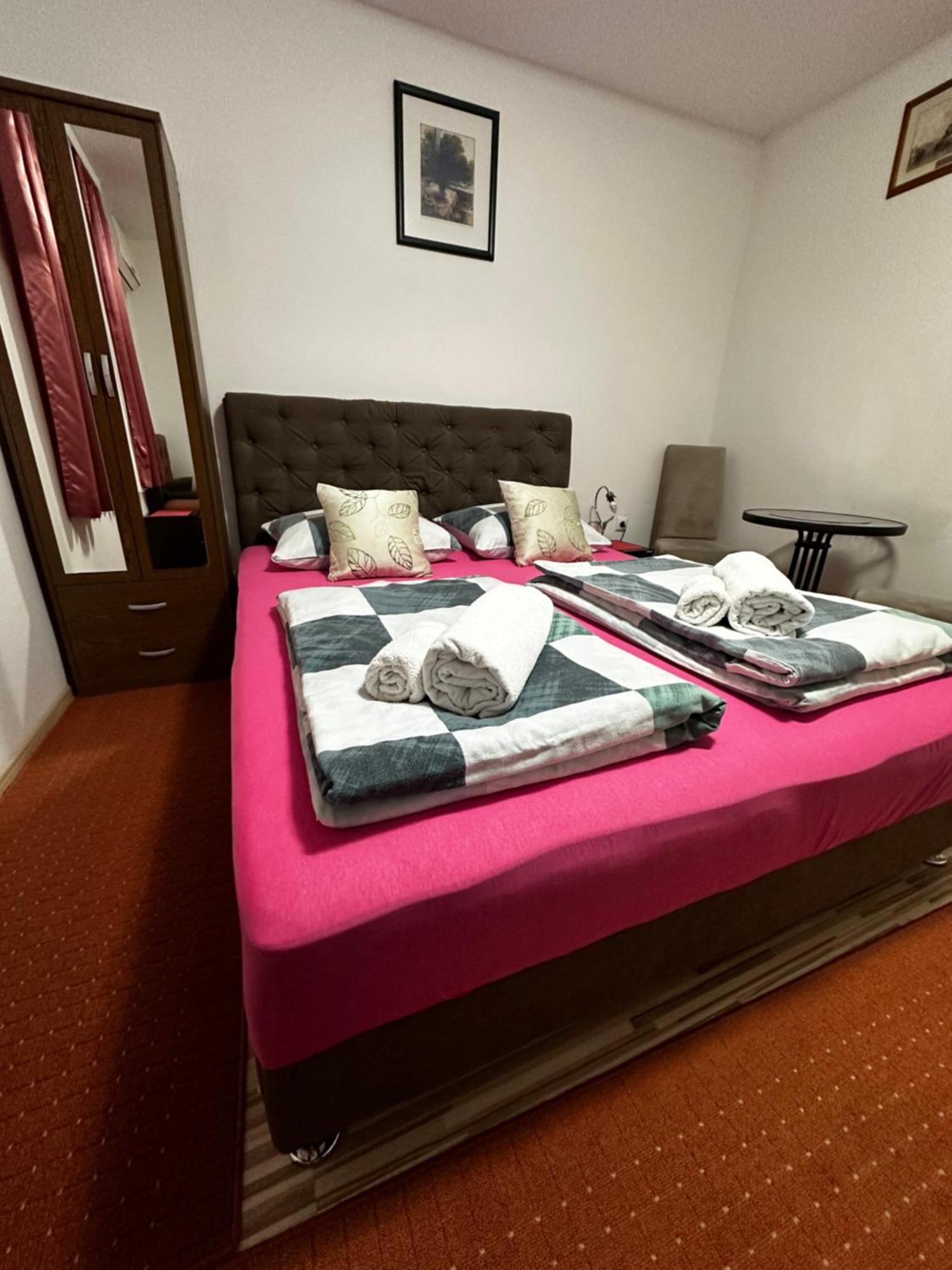 Guest House Nana Мостар Екстериор снимка