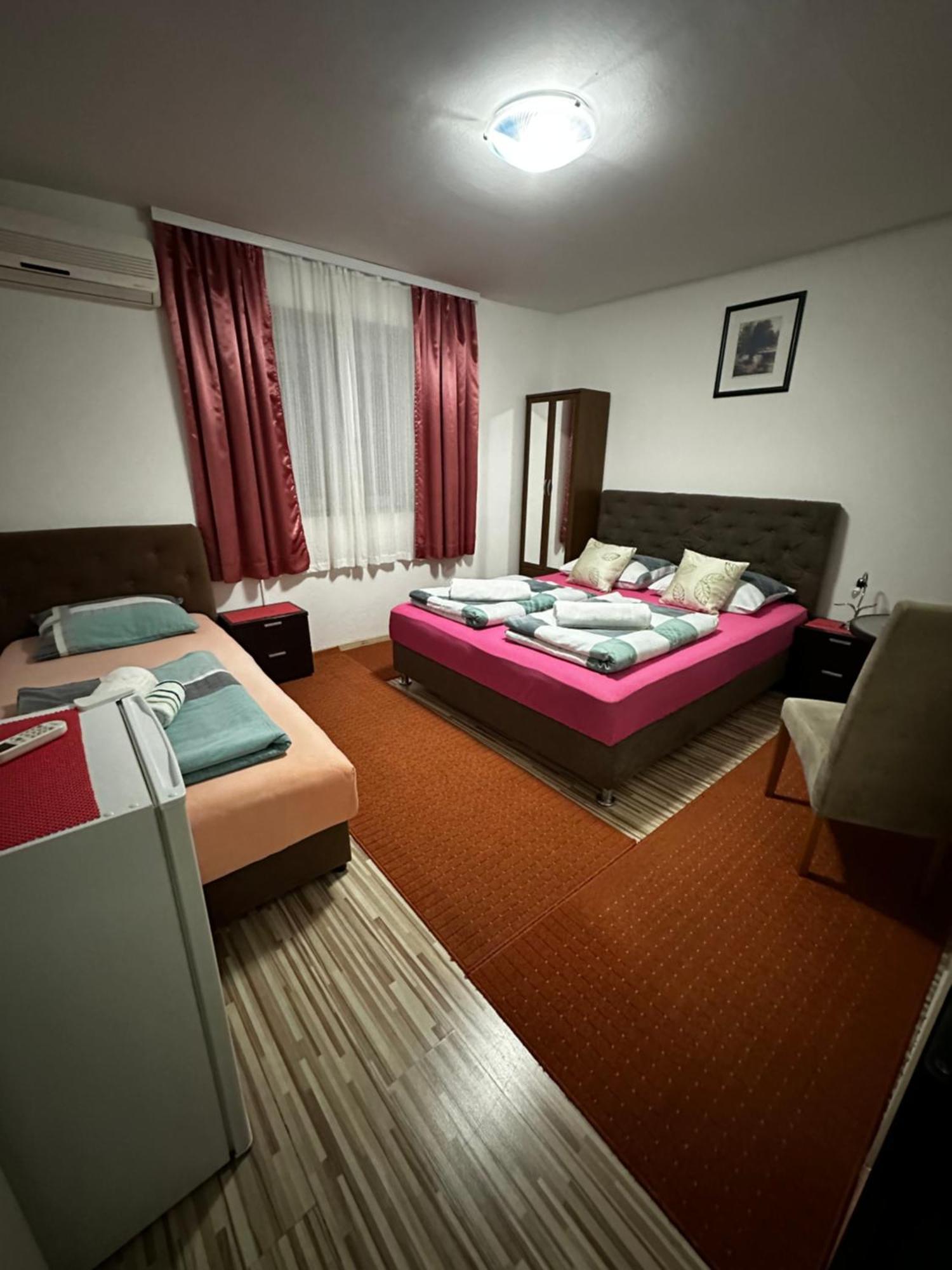 Guest House Nana Мостар Екстериор снимка