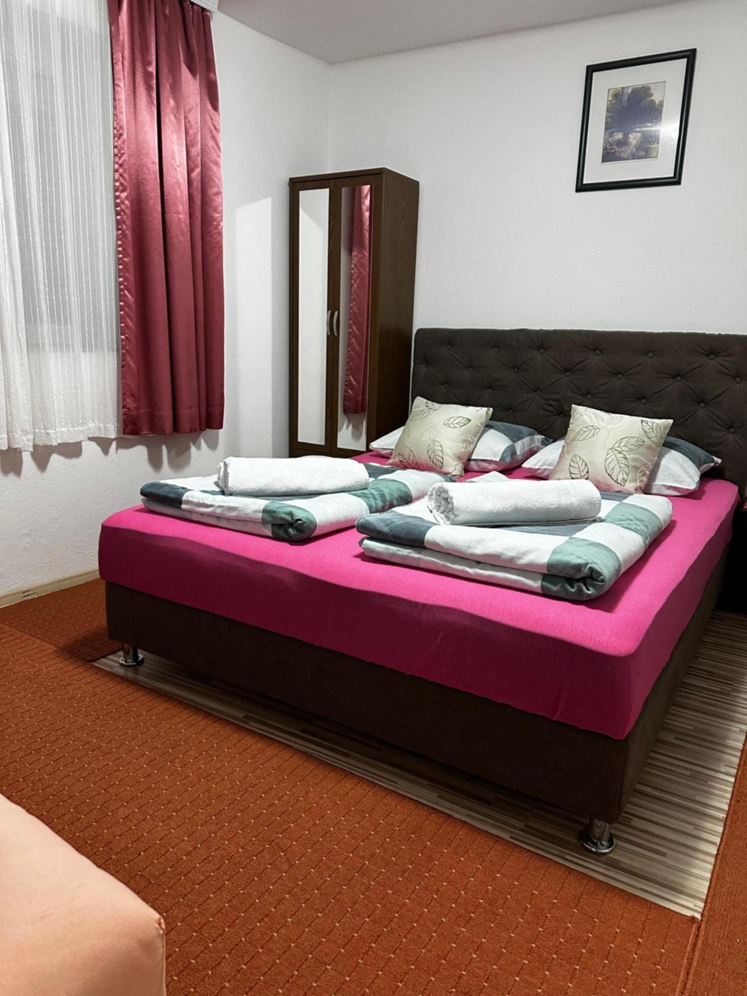 Guest House Nana Мостар Екстериор снимка