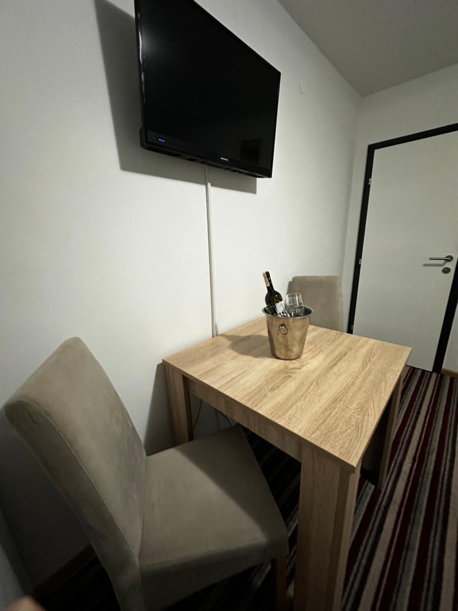 Guest House Nana Мостар Екстериор снимка