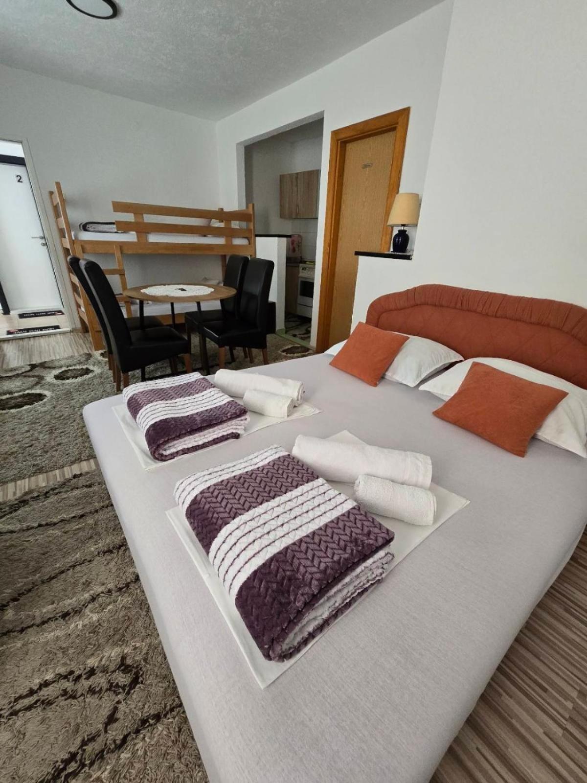 Guest House Nana Мостар Екстериор снимка