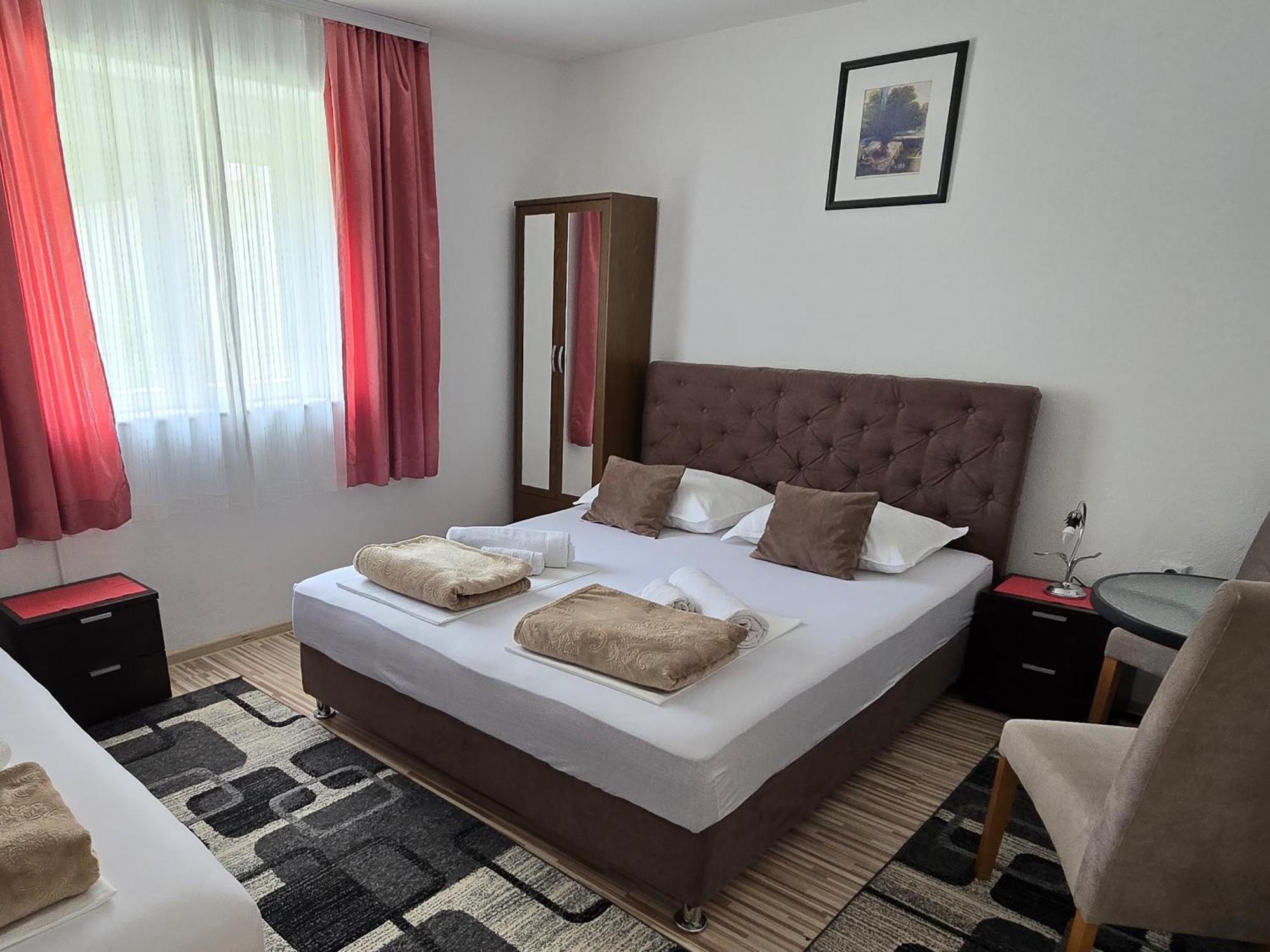Guest House Nana Мостар Екстериор снимка