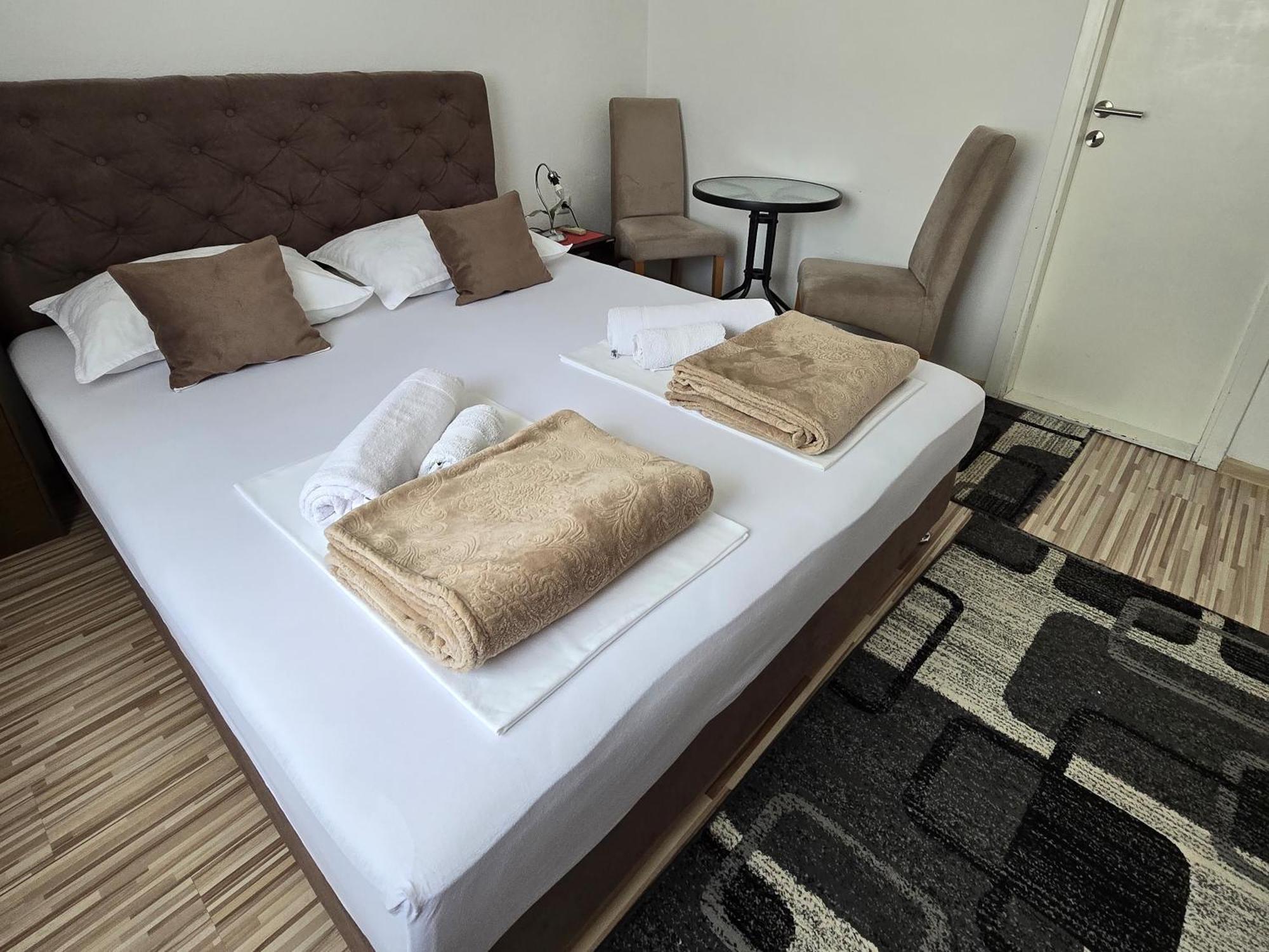 Guest House Nana Мостар Екстериор снимка
